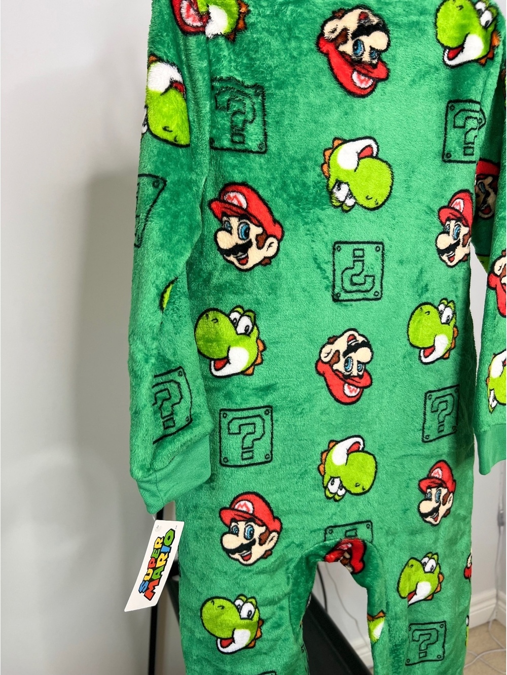 Super Mario Yoshi Boys Plush Fleece One Piece Pajamas NWT Size 7/8 Green - Picture 6 of 7